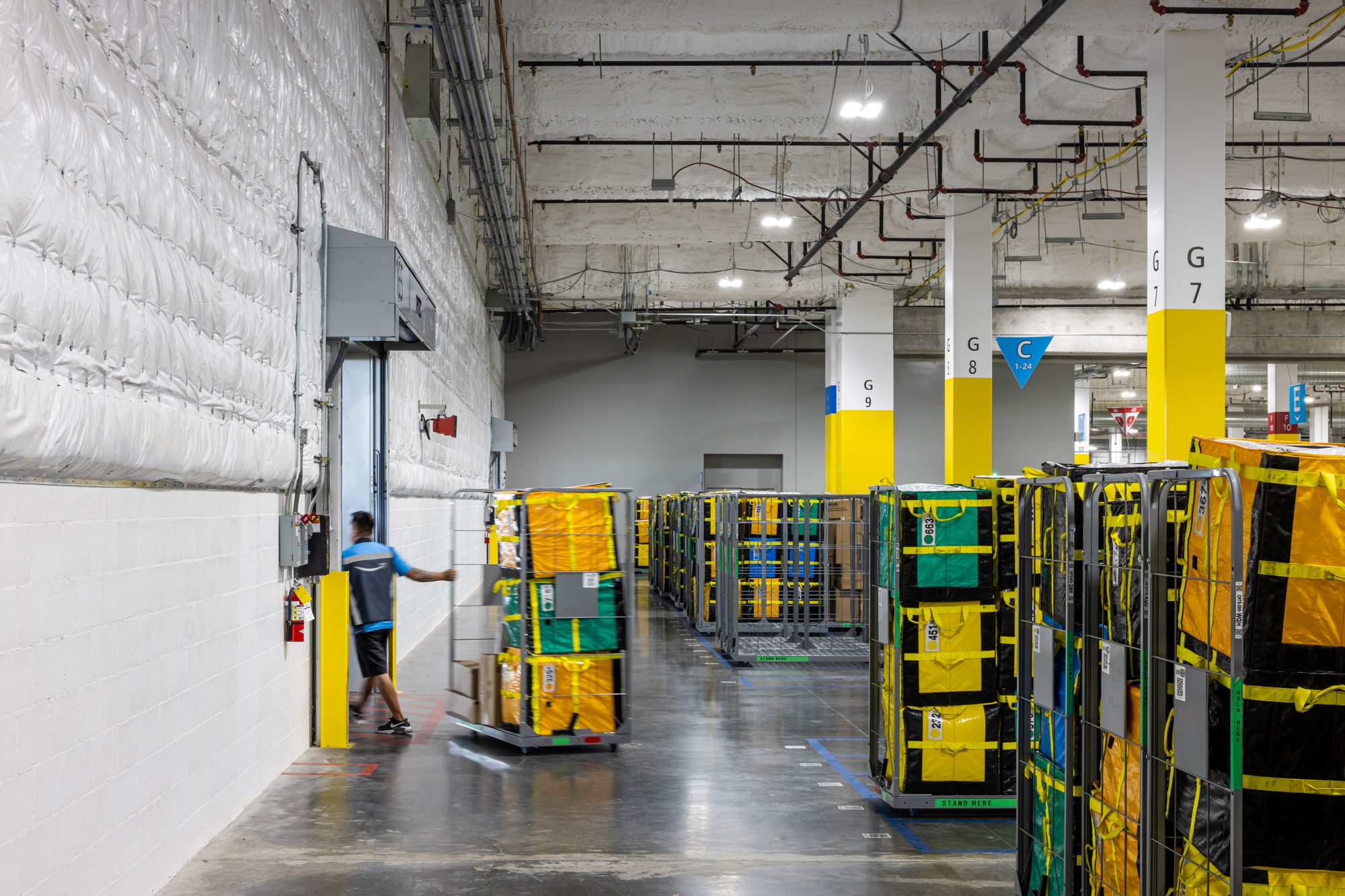 Amazon-Warehouse-Honolulu-08